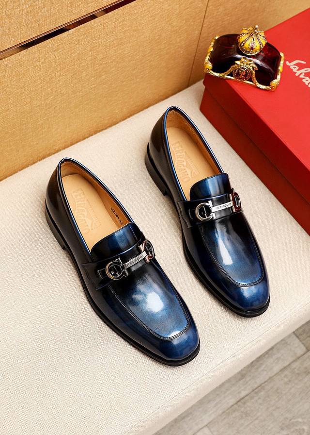 商品商标：Ferragamo 菲拉格慕 休闲皮鞋 正码码数: 38-44 45.46.47订制 商品材料：精选 进口开边珠牛皮鞋面+经典五金扣，进口水染牛皮内里