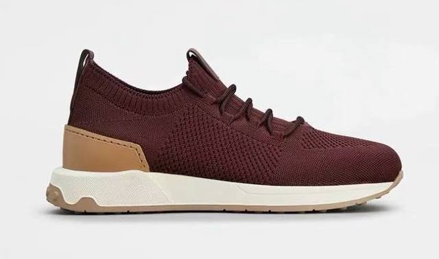 Tod's 托德斯 Size 39-44 38.45订做 Tods本款运动飞织面料休闲鞋在跑步鞋基础上增添都市时尚元素，糅合运动风和Tod's传统设计。以科技织