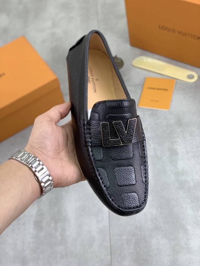 工厂P价P 实价 路易登 L家香港高品质豆豆鞋。懒人套脚乐福款 此款面料采用进口意大利头层牛皮全头层猪皮内里 里更为高档 原版防滑耐磨橡胶大底驾车唯一选择，码数