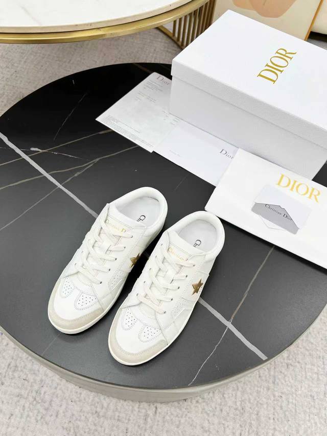 工厂P价P： 2025 Dior 迪奥秋冬新品时尚与潮流并存。进口牛皮一比一订制。35-41，41定制 面料；牛皮 内里：网布+羊皮 大底：发泡大底