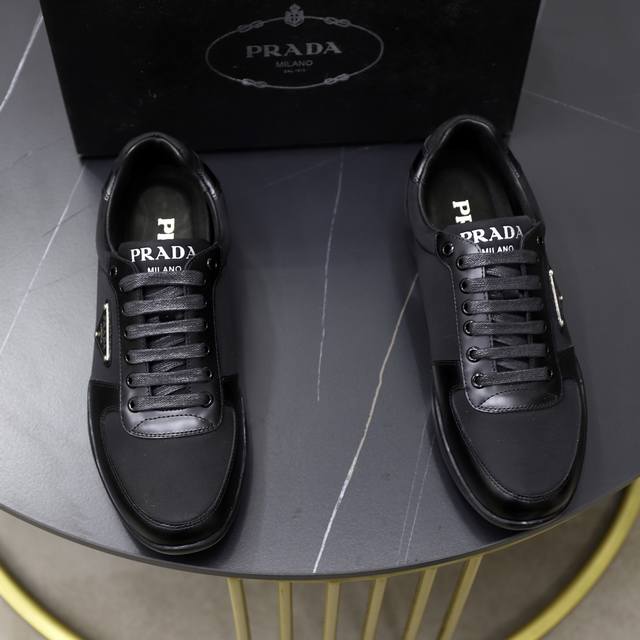 出厂价Pp： 顶级原单 品牌：Prada 普拉达 标准码：男码38 44 45可以定做 等级：官网同款 材料：原版牛皮面 牛皮内里 原版耐磨柔软大底 款式类别：