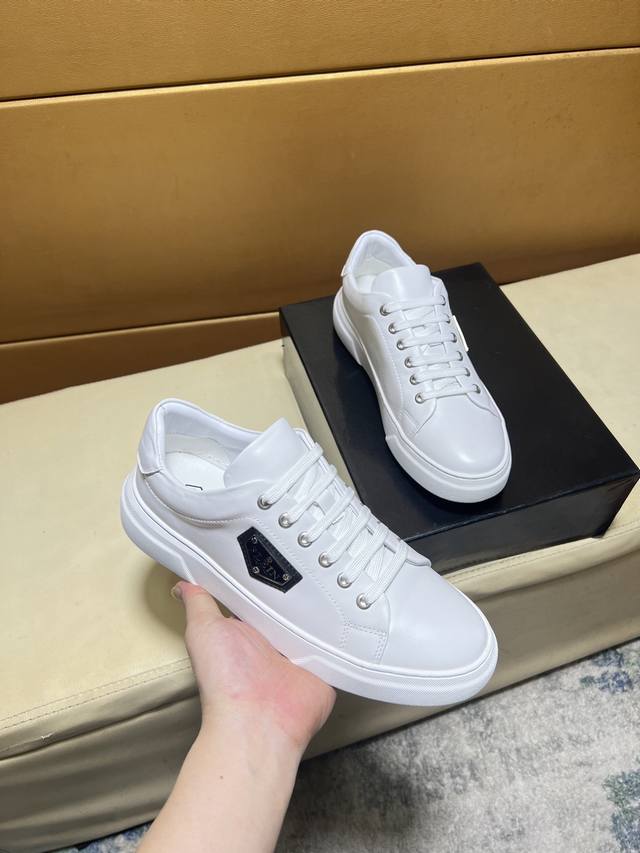 Pp 菲利普 原单品质.～ 独特现代风运动鞋。休闲鞋潮男必备款 意大利进口原版品牌，进口原版皮，羊 拒绝脱色磨脚 鞋底：原厂特供原版底，法国懒人风格设计 贴脚