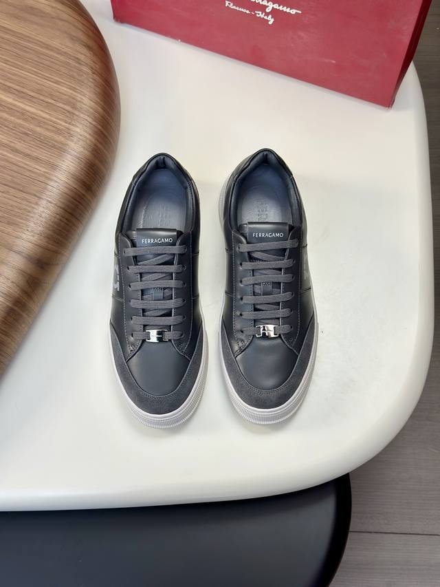 工厂P价 Ferragam菲拉格慕新款男士驾车鞋，一脚蹬百搭软皮乐福鞋清凉来袭！面料采用全进口牛皮，看得见的质感，重工车线，内里本染小牛皮，标配Logo牛皮垫脚
