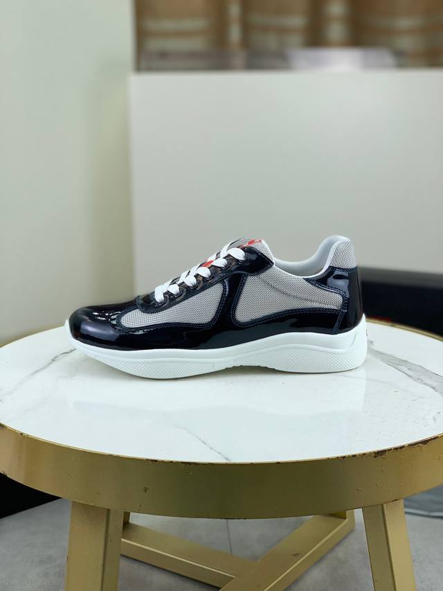 Prada 普拉达：顶级代购专柜同步发售，意大利原版开边珠小牛皮＊高丝光帆布做工精细 意大利进口网布内里 水然牛皮垫脚 ，鞋底：原厂特供原版底，独家双层活动 T