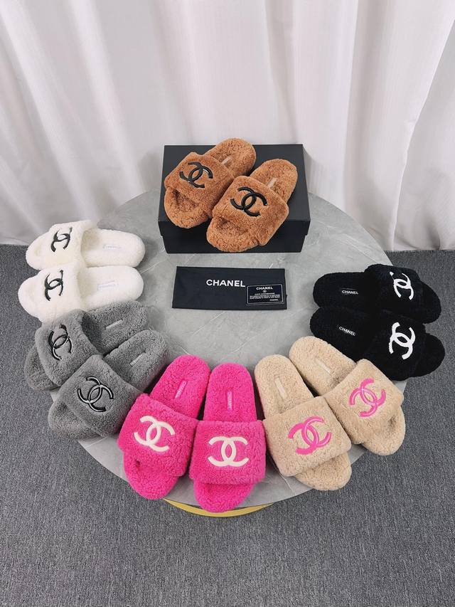 Chanel 香奈儿 小香厚底毛毛拖鞋 羊毛拖鞋 24C秋冬系列火爆上新，这一季毛拖香家小爆款！ 鞋面：原版羊毛 内里：混种羊毛 大底: 原版开模大底 码数: