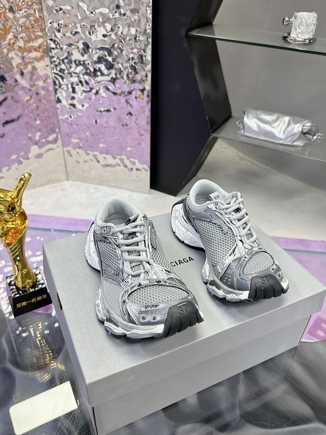 工厂P价P： Balenciaga巴黎世家最新订书机 老爹鞋 情侣款 休闲这双鞋特点可以用三个关键词概括：复古，阔型，老爹鞋 配送专柜精美包装 面料：原版定制进