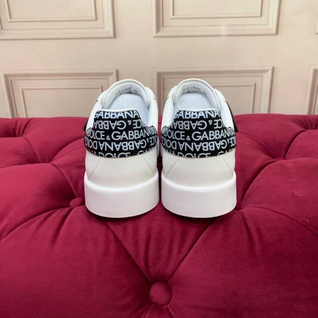 冬季新款顶级原单 Size：38-45 双魔术贴系列，进口头层丝绸牛皮，水染内里，精致奢华，超A级别！版型对比专柜正品，丝毫不差！
