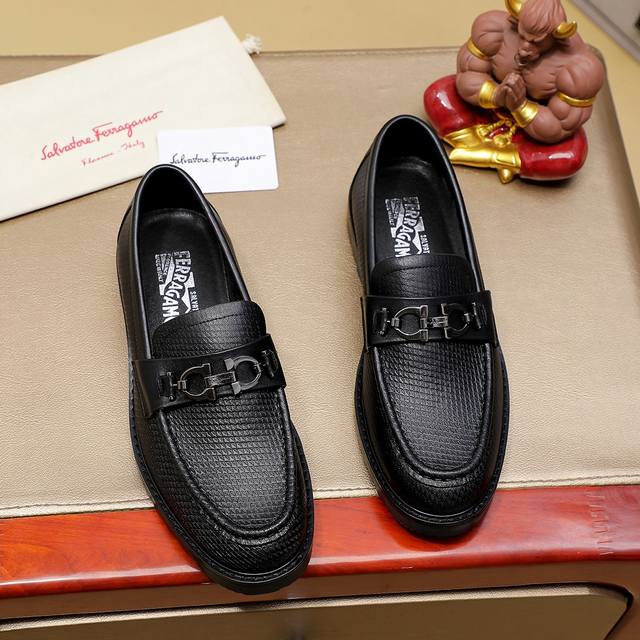 工厂P价 菲拉格幕 Ferragamo 新款男士休闲套脚鞋官网原版1:1开模，原单品质做工精细，高端奢华鞋面采用进口意大利头层牛皮奢华水染皮内里橡胶耐磨防滑大底