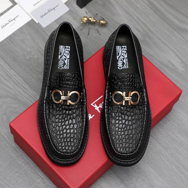 调工厂P价 男装男鞋 运动原单 商品商标：Ferragamo 菲拉格慕 商务休闲套脚鞋 正码码数: 38-45 45.定做不退换 商品材料：精选 石头纹牛皮鞋面