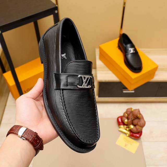 调工厂P价 男装男鞋 运动原单 Louis Vuitton 里 路易威登 新款男士休闲商务皮鞋官网原版复制，鞋面采用进口官网1:1材料制作意大利牛皮面，水染内里