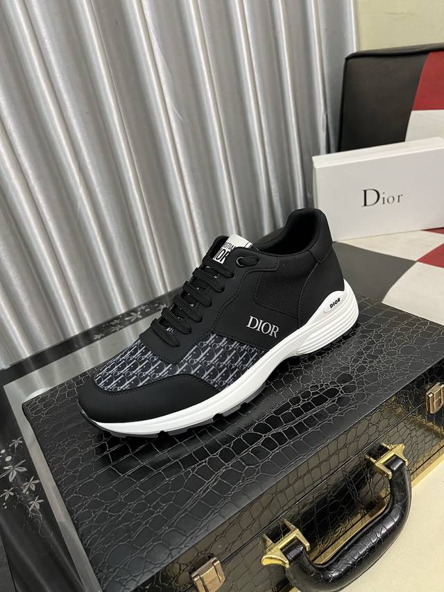 调工厂P价 男装男鞋 运动原单 Dior 迪奥 香港专柜新款休闲男鞋上市 官网1:1制作 意大利原版材料 欧美大师设计 完美造型打造专柜品质，纯色橡胶耐磨大底加