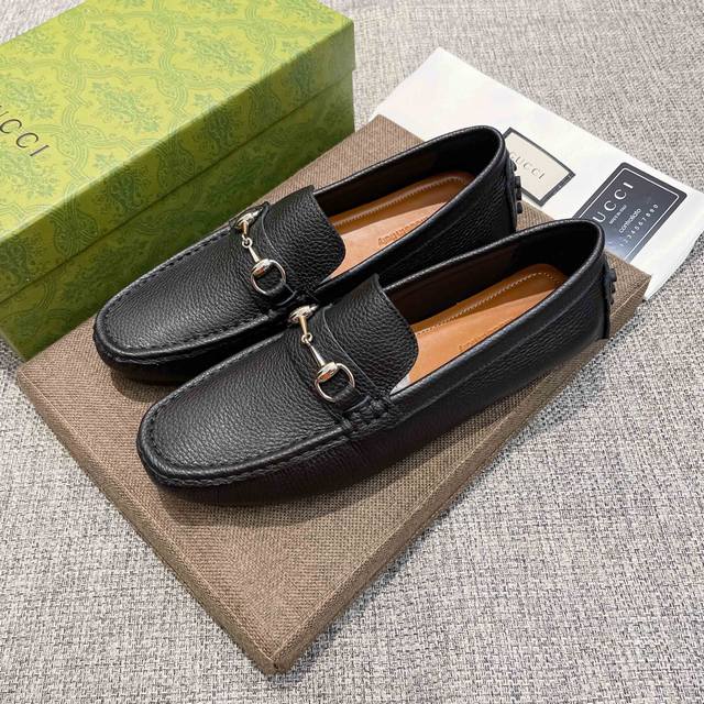 调工厂P价 男装男鞋 运动原单，品牌古奇，英文名Gucci，官网旗舰店商务休闲驾车豆豆鞋，巴黎时装周走秀款，古奇惊世骇俗，不一样的感觉，自然不失高雅，[爱情]