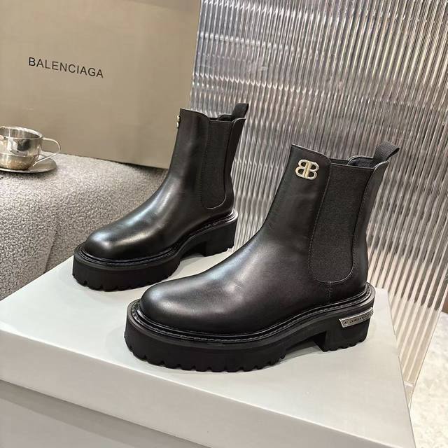工厂P价 女装女鞋 运动原单 Balenciaga 万众瞩目的毒液靴出货啦 From Balenciaga 2025 Fall 系列 Venom Boots从机