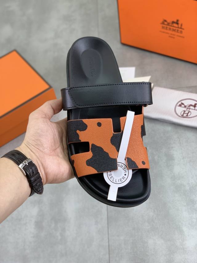 工厂P价P 实价 Herme* H家 Chypre二舅凉鞋[转圈]情侣款上新 小牛皮机能风凉鞋。搭配人体工学橡胶鞋底和可调节袢带.设计简约流畅，打造舒适休闲造型