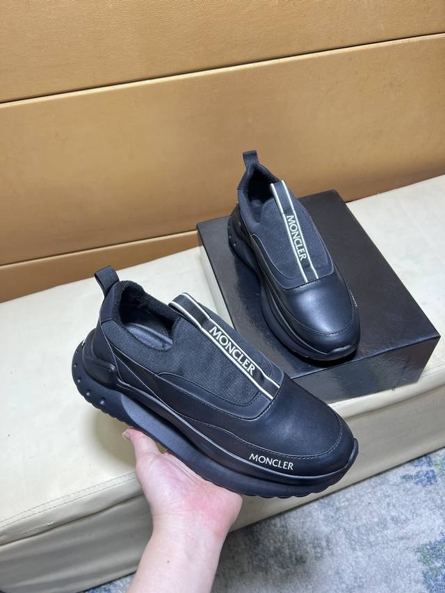 独家首发 蒙口 独特现代风运动鞋。专柜代购休闲 意大利进口原版皮， 猪里 拒绝脱色磨脚 鞋底：原厂特供原版底，超酷 系带走路都带风风格设计 原单品质全真皮制作，