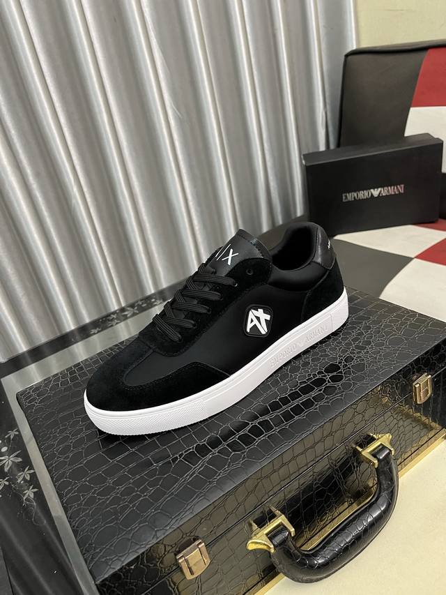 出厂价Pp： 阿玛尼 Armani Exchange 最新春夏款休闲男鞋，欢迎1:1对比，爆单款香港专柜休闲鞋，专柜品质，支持验货，优质做工，鞋面采用意大利进口