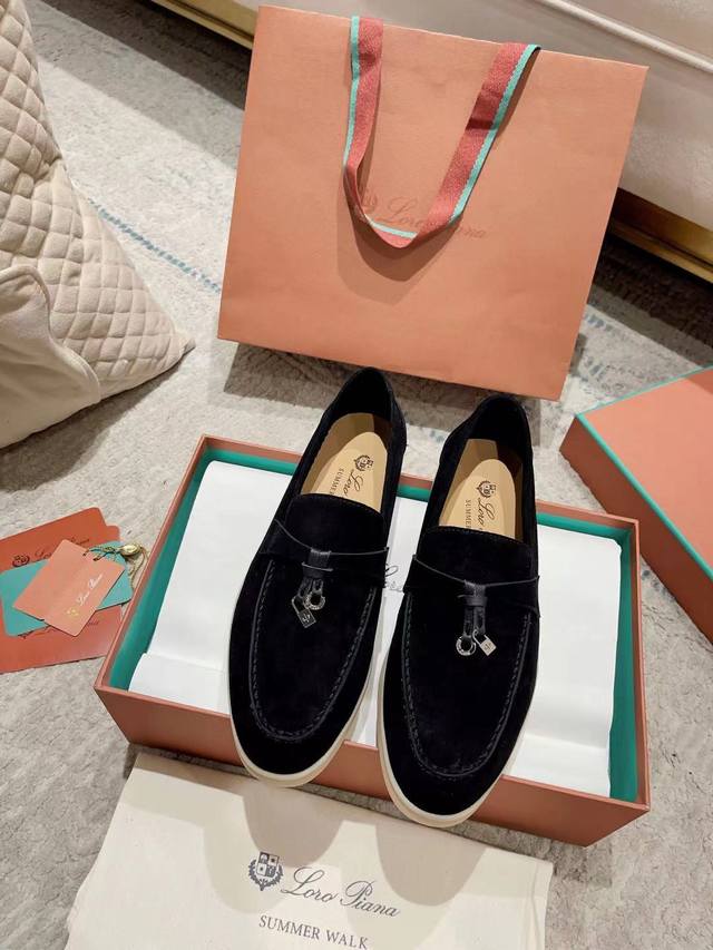 L 高版本 主打多色 Lp新品发售Loro Piana 官网同款针织乐福鞋｜采用 Wish 羊皮面料制作｜鞋面采用独特针织面料制作工艺｜全方位一比一复原专柜工艺