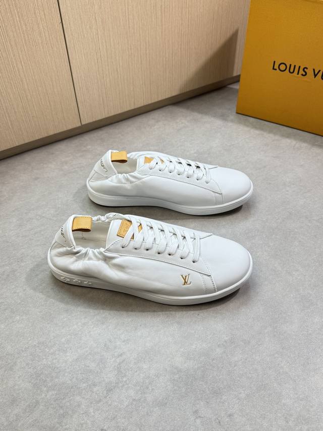 Louis Vuitton 路易威登 -高端品质 原单 休闲运动板鞋 -鞋面：纳帕小牛皮、鞋舌.后跟；空压.丝印品牌Logo -内里：水染牛皮 -大底：超轻Tp