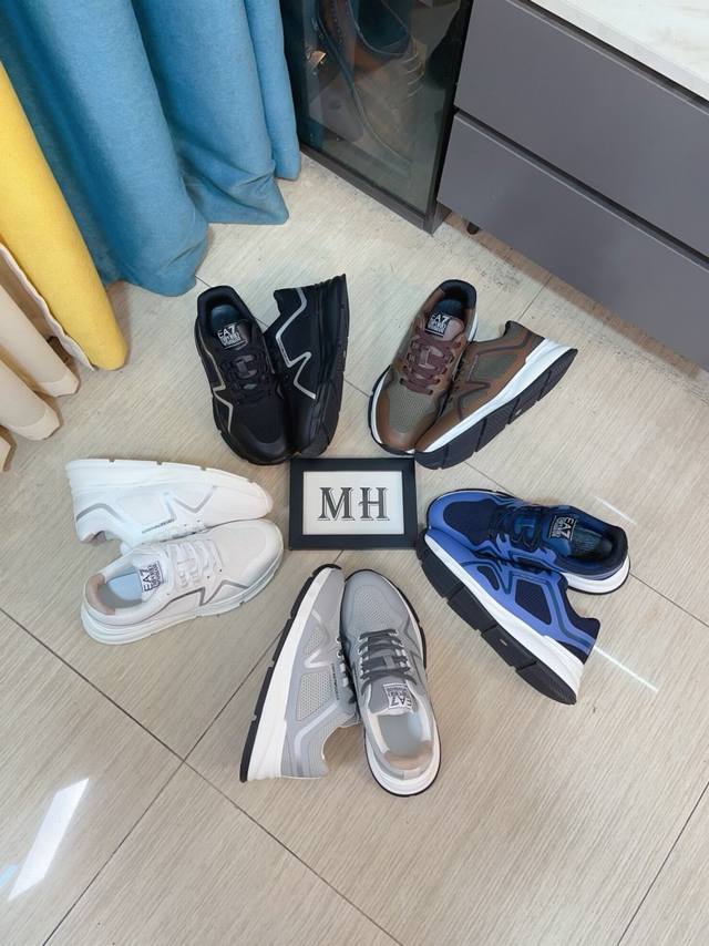 阿玛尼 鞋面采用原厂特供品牌标加柔软进口原材料＋真皮内里 踮脚，品牌专用鞋底：原厂特供滴胶防滑耐磨大底，码数:38-44