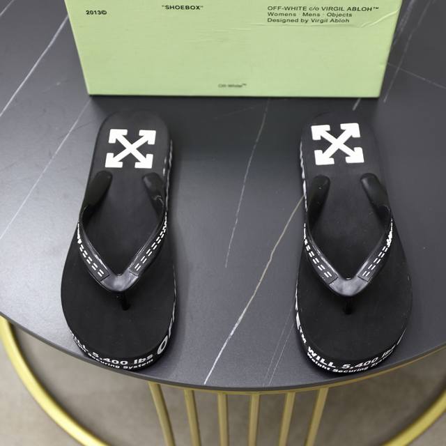 品牌：Off 码数：38–44 45定制 等级：专柜 原单 材料：原版鞋面 耐磨轻便舒适大底 款式类别：夏季款拖鞋 年轻时尚 脚感舒适 颜色：多色可选