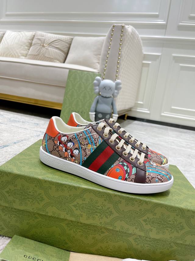 实价 Gucci 2025最新防伪线经典运动系带小白鞋情侣款 钻柜最新防伪线升级版 全系57个版面高品质出货★ 配色持续更新中 注意钻柜这系列已经全面升级①防伪