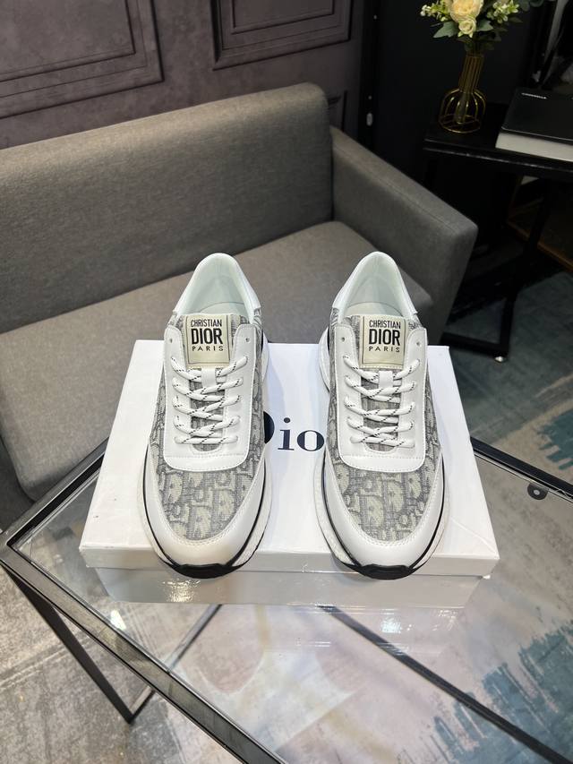 Dior 迪奥 男鞋高端品牌 最新力作：意大利进口原版专用布面料+牛皮+进口羊皮内里原版包头橡胶大底 柔软舒适，让行走更加便捷舒适！尺码:38-44 45可定制