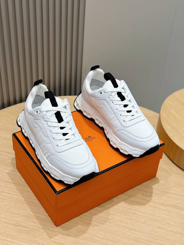 爱马仕Hermes Impulse男士运动鞋 轻盈降落伞面料和小牛皮运动鞋，鞋底饰有Chaine D'ancre细节，打造活力时尚风格。橡胶鞋底 Size:38