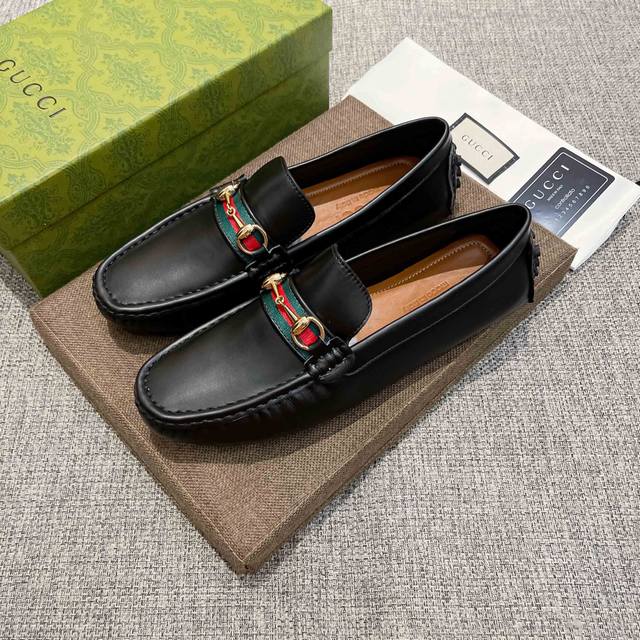 调工厂P价 男装男鞋 运动原单，古驰 Gucci ，1921年创立于佛罗伦萨，是全球奢侈品品牌之一，其独特的创意和革新风靡全球，古驰 永恒而经典，一直以来深受明