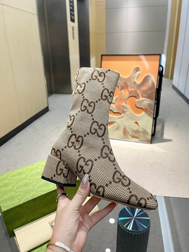 工厂P价 女装女鞋 运动原单早秋Gucci新品9寸修腿神器弹力靴 原版定制，1:1复刻，顶级品质，做工精致完美 马靴以全新双G图案大写彰显自我态度，相互翻转环抱