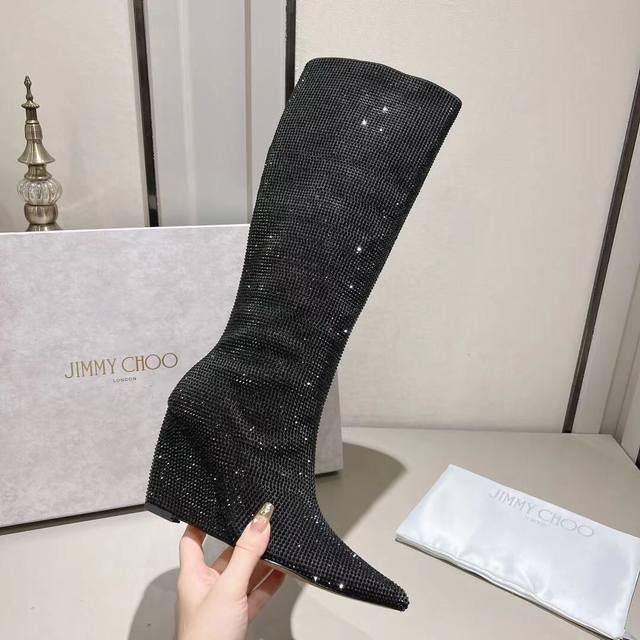 工厂P价 女装女鞋 运动原单 Jimmy Choo 独家发售独家开模采用最新工艺设计，立体感强多种工艺融合一起，颠覆时尚，超级有型！小红书爆款百搭又潮流，可盐可