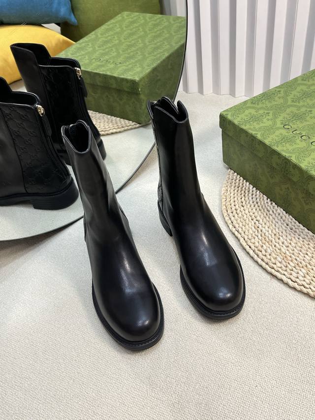 短靴 女装女鞋 运动原单 224 Gucci 全新升级古驰马衔扣长短靴系列！代购级别上新 整个系列经典百搭，各大网红纷纷开秀，每款设计都是灵魂，靴子侧拉链设计