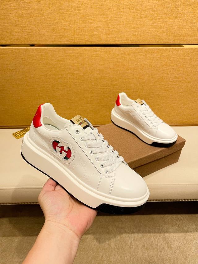 调工厂P价 男装男鞋 运动原单。新款男鞋Gucci 最新鞋出货。原单品质 时尚潮流 采用特殊材料 内里羊皮 全新包装。脚感超舒适，做工简直无可挑剔 码数:38-