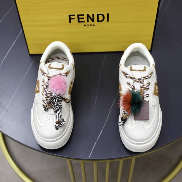 出厂价Pp： 最高版 超火爆 最新版面 Fendi芬迪2025厚底玩偶板鞋休闲运动鞋 Fd Match 升级新款 全皮面拼接 原版不同配色玩偶 可爱俏皮 新鲜血