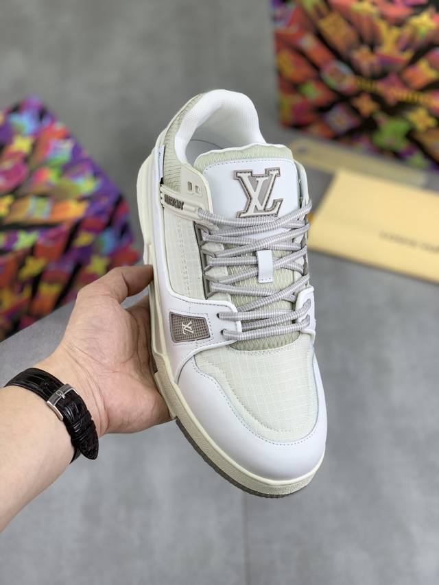 工厂P价P 实价 最新款颜色 高版本2025Louis*Vuitto* Lv Traine 走秀款Trainer 大底和面料私模 绝对下血本费心思的一款鞋子 自