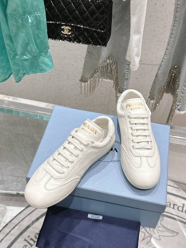 女款 男款 顶级品质 新品首發｜薄底复古情侣球鞋，原版楦头鞋型超正，细节完美超级跑量。 这款系带休闲运动鞋妥妥的美式复古风格～ 上脚超级好看舒适经典百搭的绝绝子