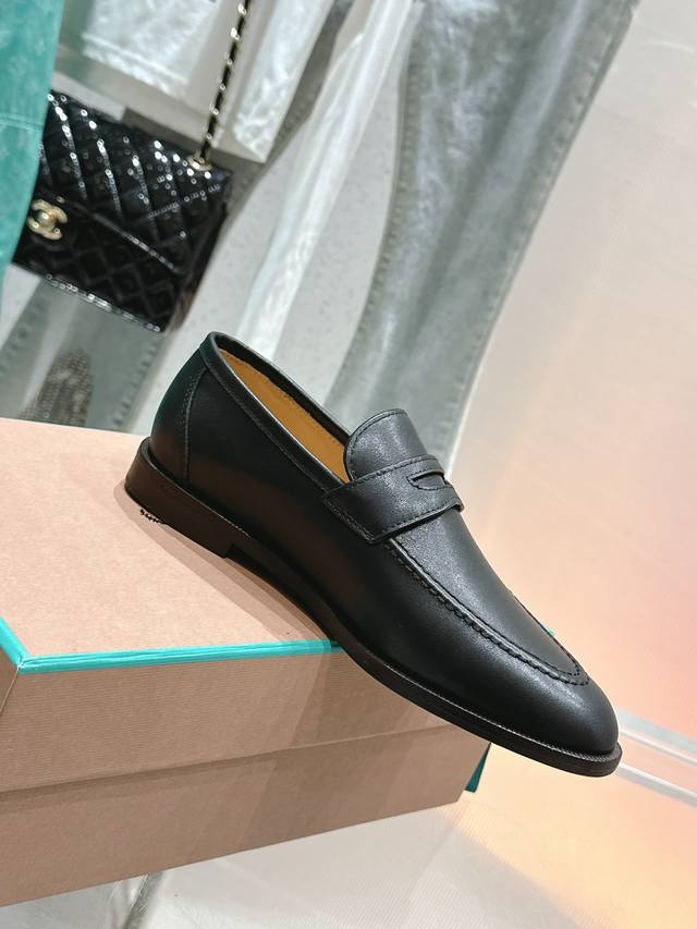女款 男款 诺悠翩 万年经典款乐福鞋 顶级代购 简约时尚 脚感超级舒适 一天可以暴走两万步的鞋子 超级百搭款！ 1 鞋面采用独特针织面料制作工艺，全方位复原专柜