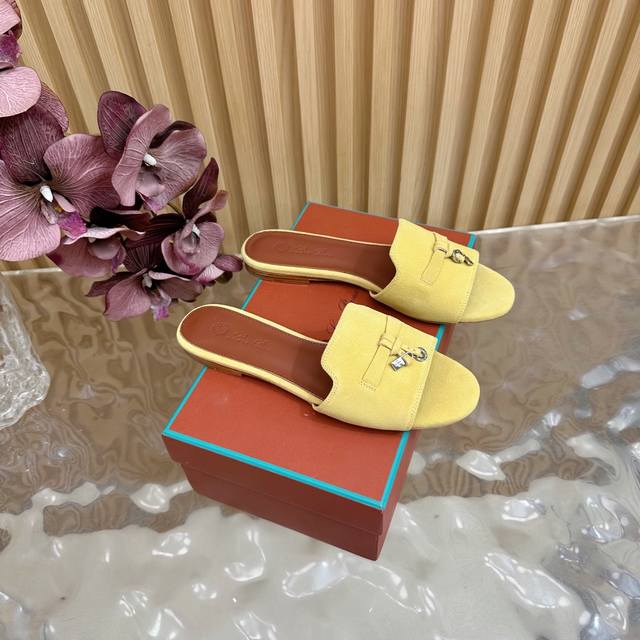 Loro Piana L 经典绝美经典款 拖鞋 平底鞋单鞋 极简主义风格，复古又级！ 330 简约又大气，属于非常耐看的款式！高级百搭之王一年四季春夏秋冬皆适宜