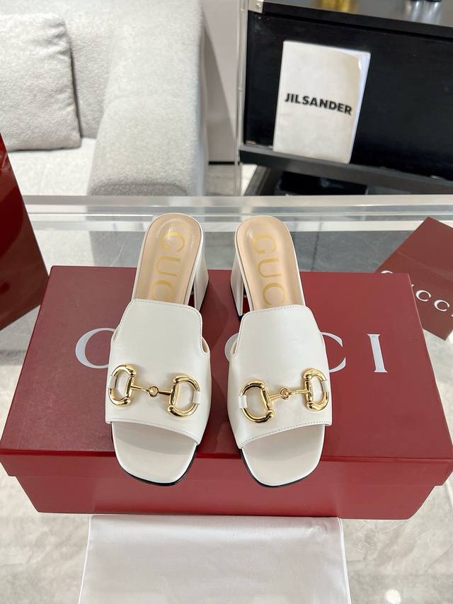 Gucci 马衔扣高跟拖鞋 顶级版 春夏网红必备拖鞋 Yp一比一还原，所有细节 材质 舒适度 全部跟原版一样了 刻度98%。意大利真皮大底码数：35-41 40