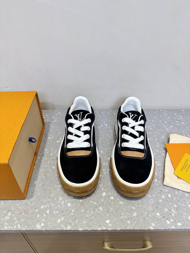 限男款 樱桃扣饰+50 Louis Vuitton 路易威登 25Ss秋冬新款 Tilted系列 厚底 休闲 运动鞋 原版购入开发 做货 26春夏男士走秀款Ti