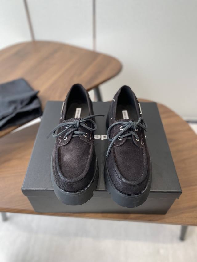 Alexander Wang Aw Carter亚历山大王 松糕厚底乐福鞋 乐福鞋 Jennie 大王这双厚底乐福鞋好绝，同款乐福鞋来自压力山大王 Hailey