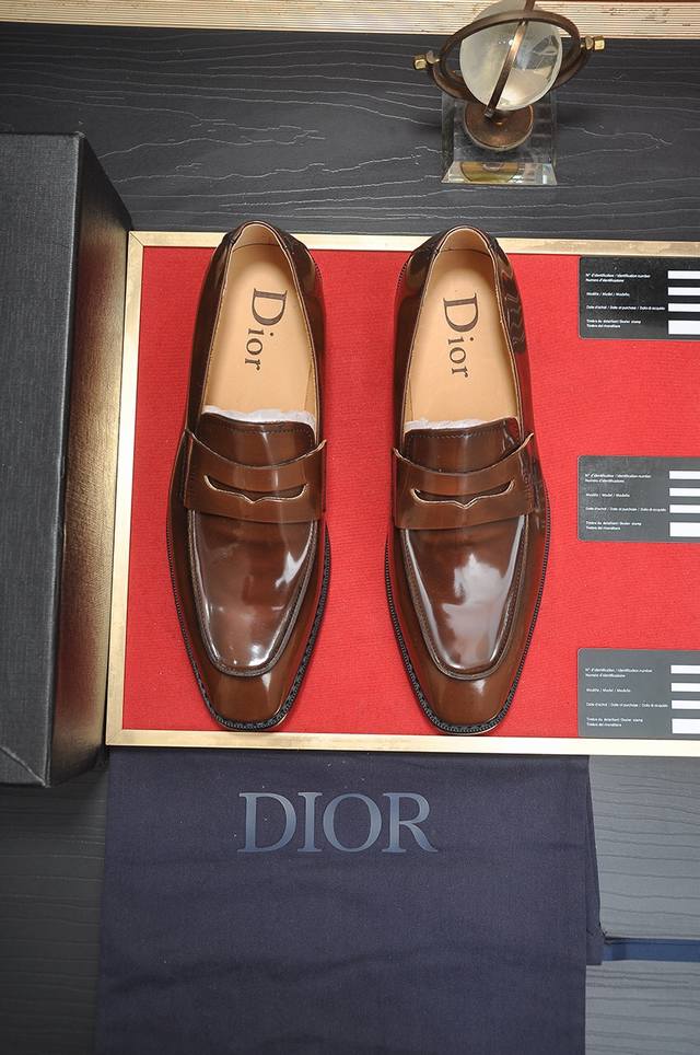 Dior 水染牛皮内里 迪奥原版1:1高品质P，进口原版料，进口版原牛皮，水染牛皮内里，原版Tpu大底，码数:38-44