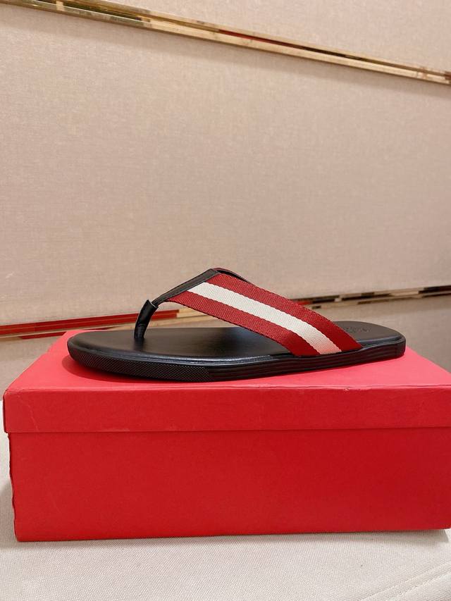 工厂P价 Bally~最新潮流凉拖上市 官网同款 专柜品质 精选头层小牛皮配原版织带 休闲百搭款 做工精细 用料上层 现货鞋码38到45