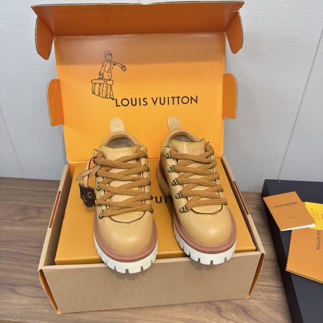 Lv 路易威登 25 Fw 秋冬新款情侣登山鞋 Derby鞋 Lv 联名Nigo 系列 顶级版本 男款10 Lv Remix Hiking鞋是Louis Vui