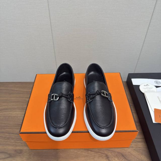 HermèS 爱马仕 25早秋新品 乐福休闲鞋 顶级版本 情侣码数 男款10 拼色设计Mm风 超前时尚 简约高级 随意搭配 上脚非常轻便舒适 鞋面: 牛皮 羊猄