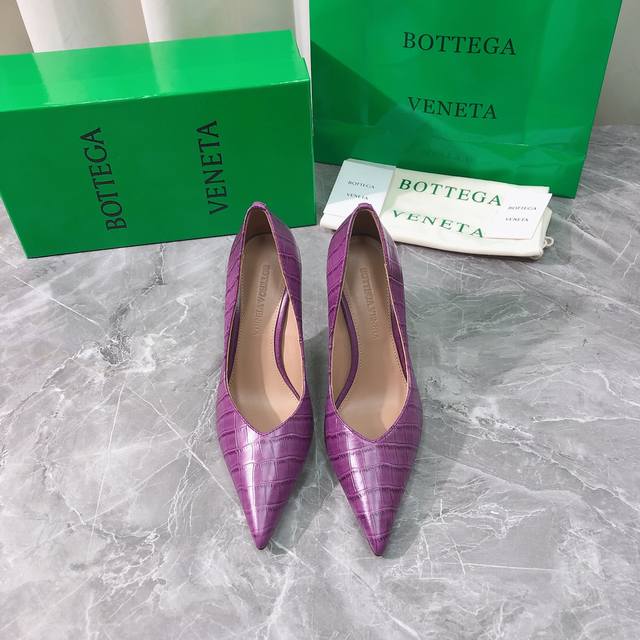 工厂P价P 顶级高端版本 代购品质 原版开发 Bottega Veneta2025Ss新品爆款夏季尖头坡跟女鞋Comet高跟鞋。Bv新款尖头坡跟抢手大爆款，In