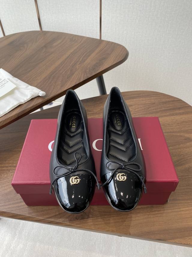 Gucci 25Ss 春夏新款 蝴蝶结芭蕾舞鞋 平跟钻石V纹刺绣内底芭蕾鞋蝴蝶结小双G扣新款小圆头单鞋经典精致优雅俏皮时髦平底鞋高质感甜美学院风便鞋 原汁原味原