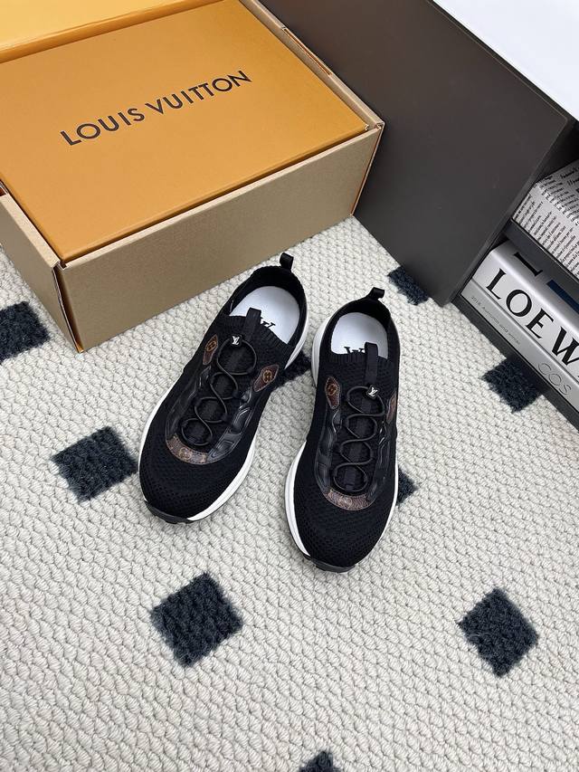 情侣款 男款10 Lv 路易威登L家 驴牌 最新Olympia系列 情侣款 银角大王休闲运动鞋 本款 Lv Olympia 运动鞋融合网格面料与金属质感合成皮革