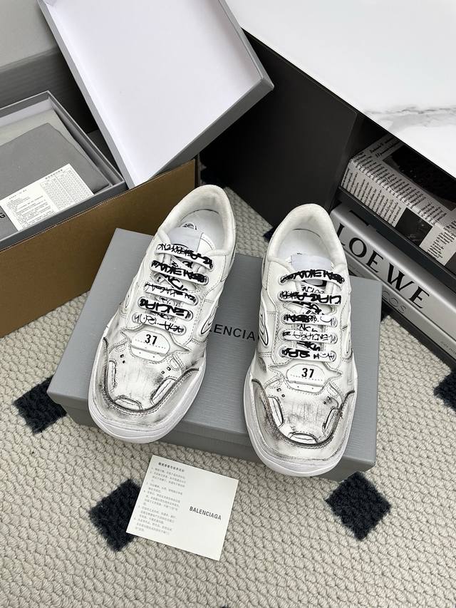 男10 Balenciaga巴黎世家 最新Hamptons系列 情侣款 破损 做旧 休闲 运动鞋 原版购入开发 做货 Hamptons Sneaker这款新鞋延