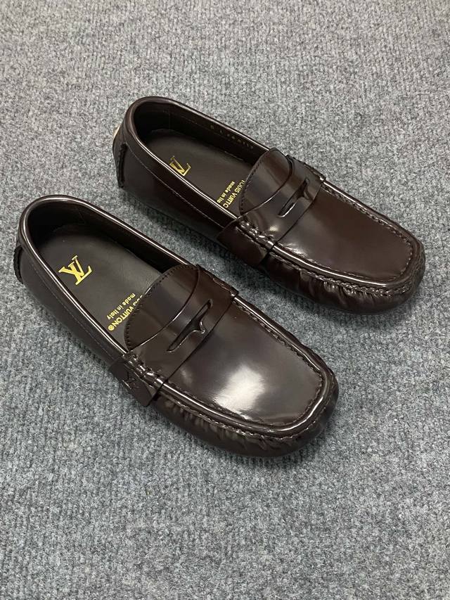 L家 顶级 -Size ：39-44 38.45.46可订做 2025Lv春夏专柜Gloria系列款原厂特供皮料生产 原版楦型。以遍布鞋面的Monogram压纹