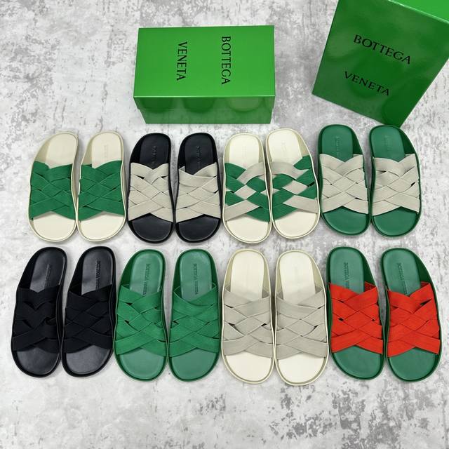 Bv 新品中东凉拖鞋上 鞋面采用编织弹力布，贴底车线工艺，多色彩鲜艳搭配 标志性编织设计、露趾、套戴式、鞋垫饰有标志、原版橡胶波浪纹防滑大底，半包鞋型包裹性极好